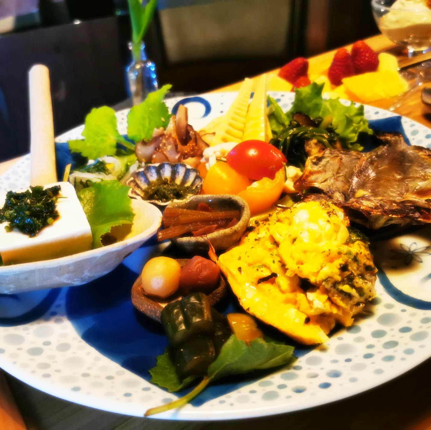 朝食を作らせてもらっている。